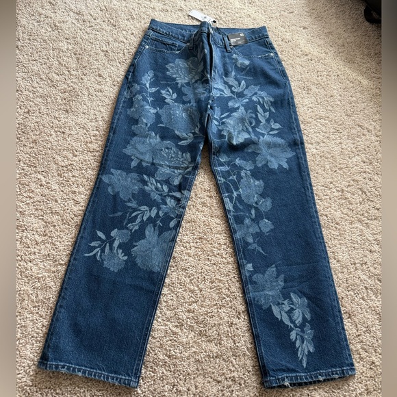 Express High Waisted Floral Medium
Wash Straight Jeans - Picture 5 of 6